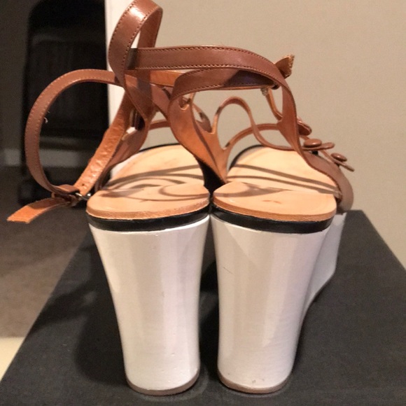 SHOES - Picture 3 of 3